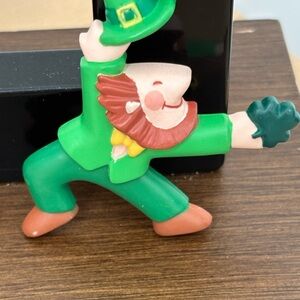 Vintage 1989 Hallmark Cards Leprechaun Brooch Pin- 2 in length
